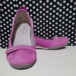 Privo by Clarks Suede Ballet Sneaker Sz 8.5 Rose